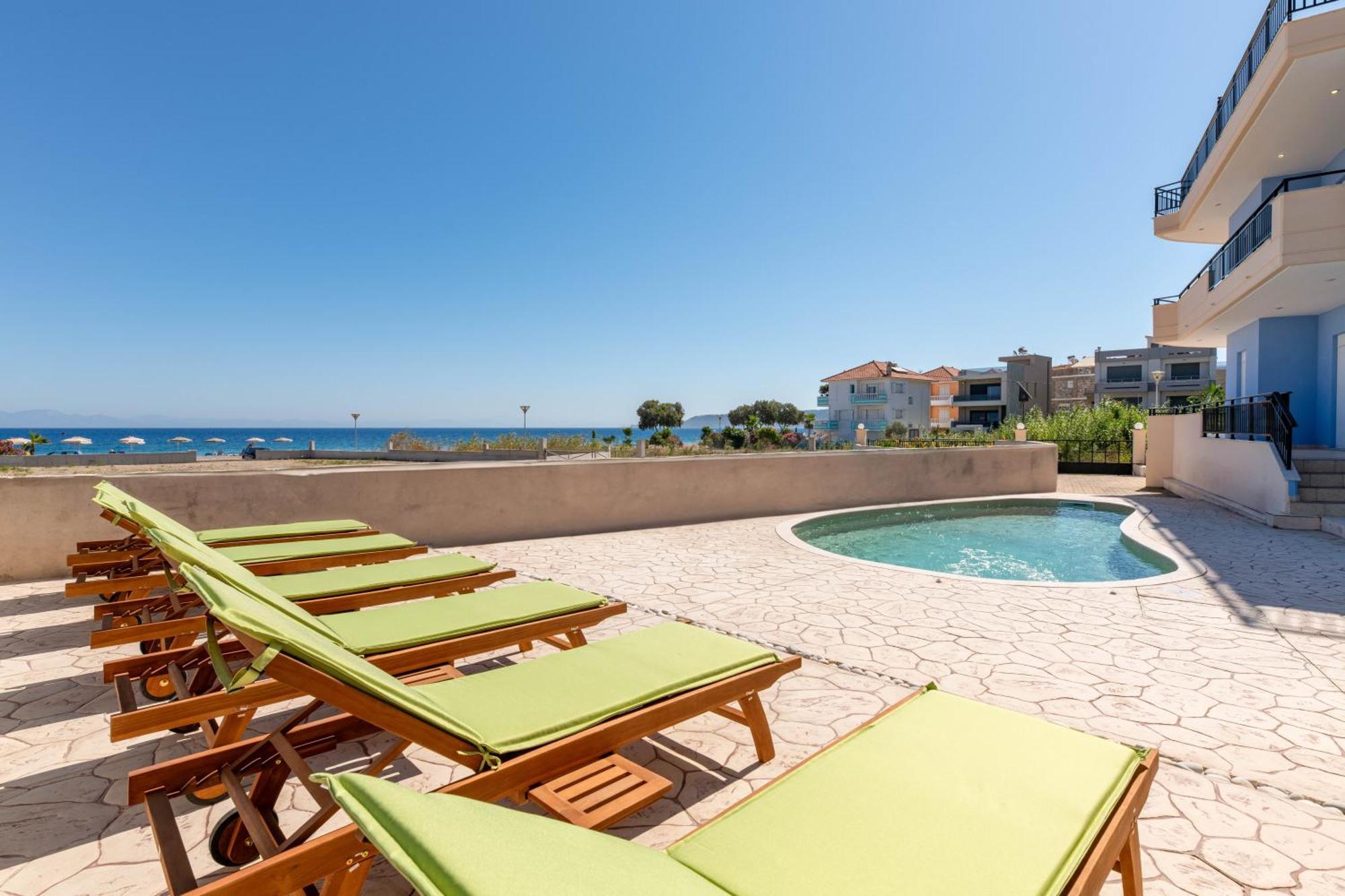 White&Blue Luxury Suites Ialysos  Exterior photo