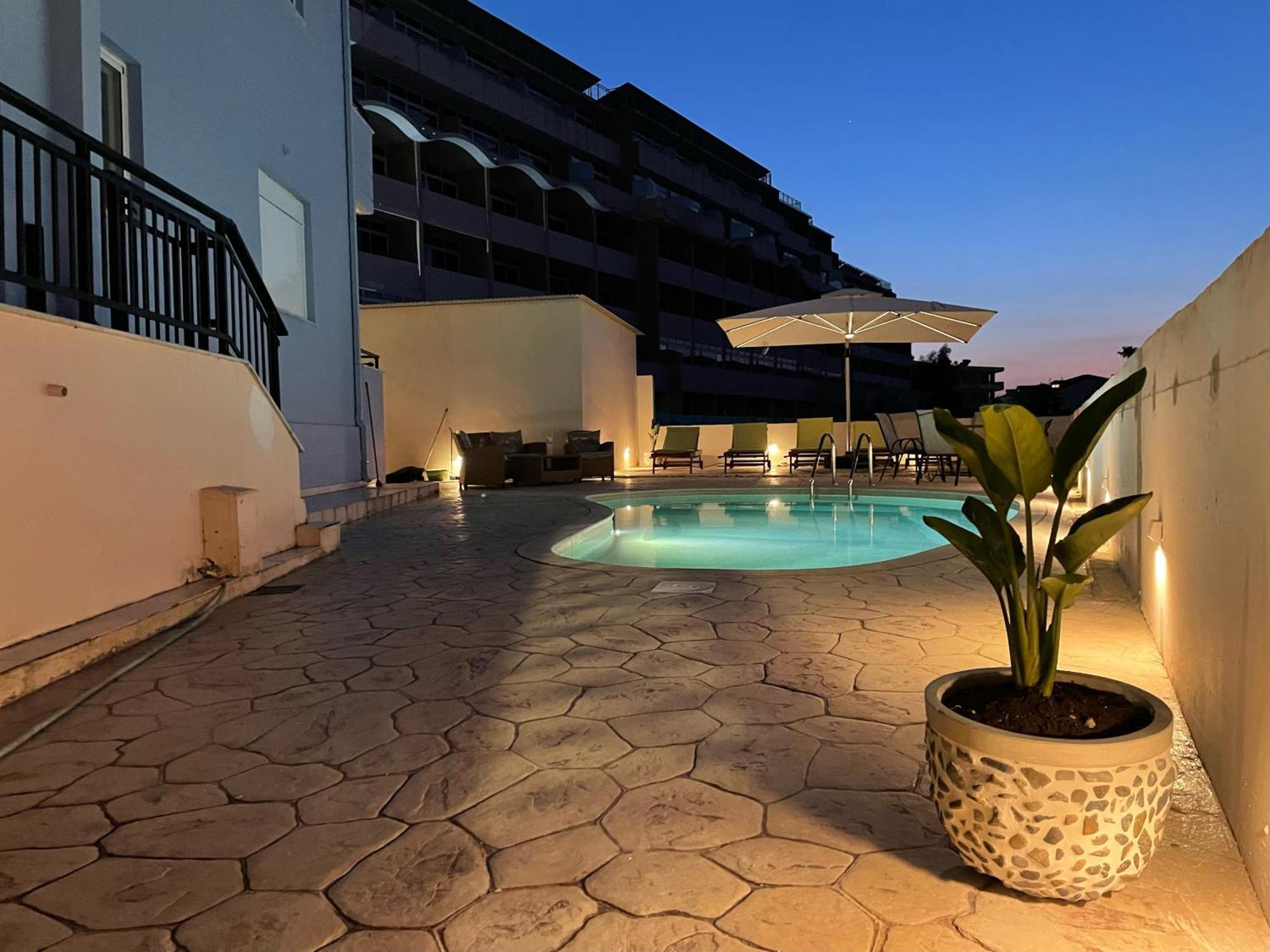 White&Blue Luxury Suites Ialysos  Exterior photo