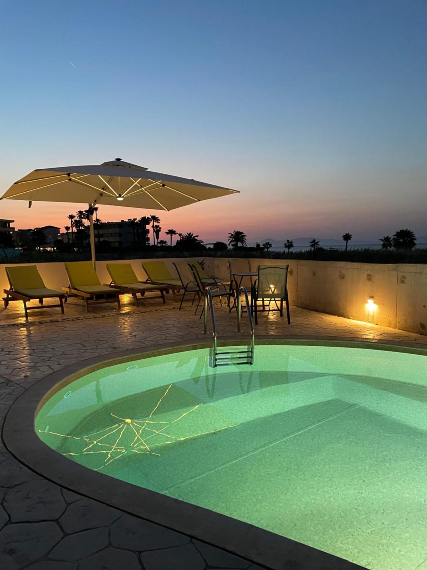 White&Blue Luxury Suites Ialysos  Exterior photo